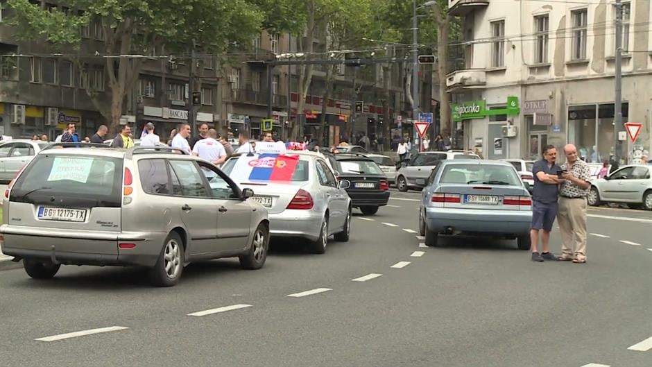 Колапс у Београду: Протест таксисти на Славији - ради једино фонтана
