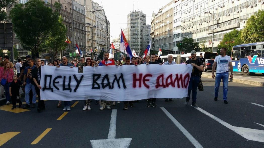 Овога нема у окупационим медијима! Родитељски протест-литија у Београду (видео, фото)