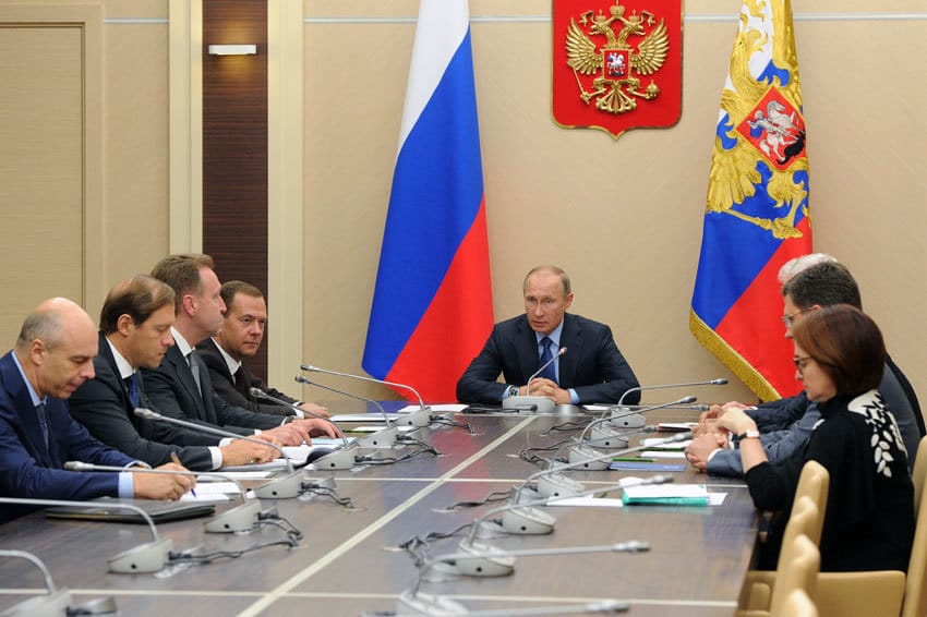 РОБЕРТС: Руски врх погрешно верује да развој Русије зависи од укључивања у Запад