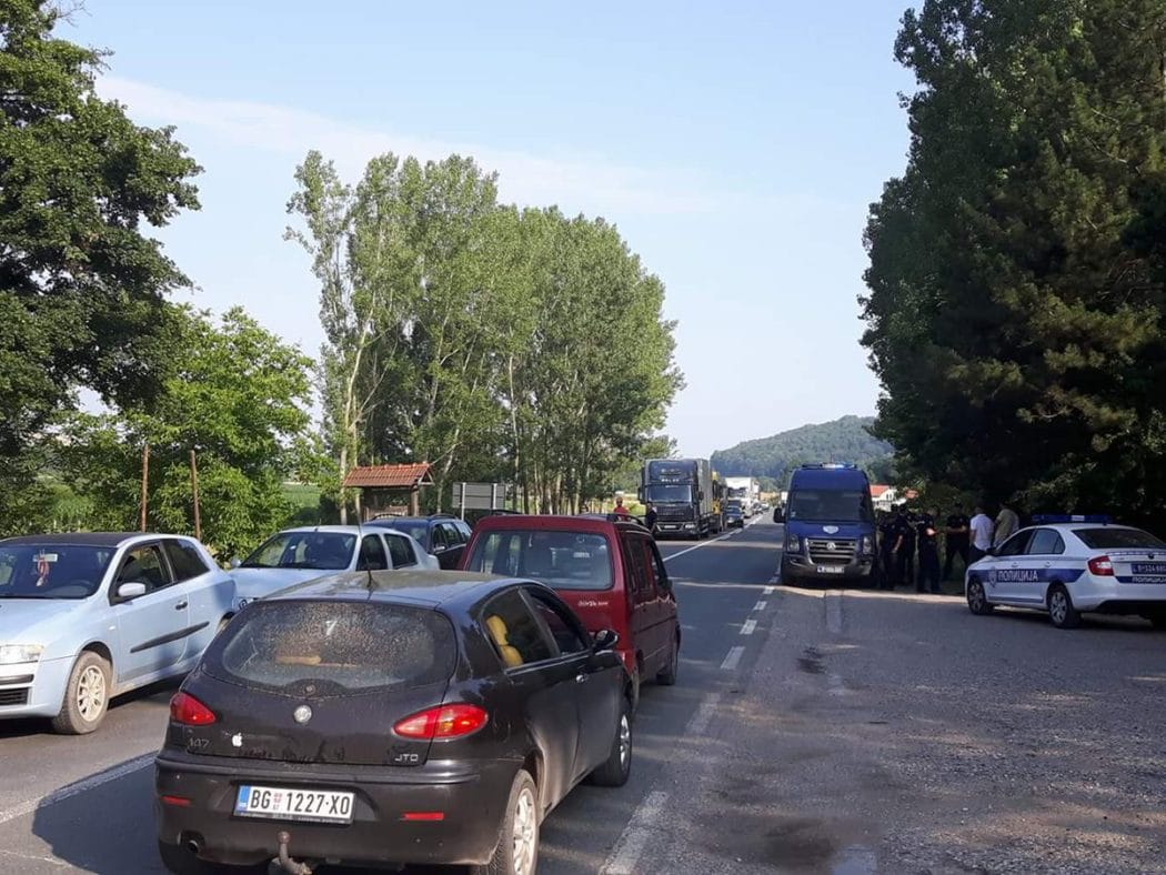 Ибарска магистрала блокирана у Жупањцу