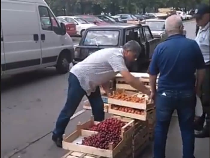 ИЖИВЉАВАЊЕ: Отимају храну од српске сиротиње! (видео)