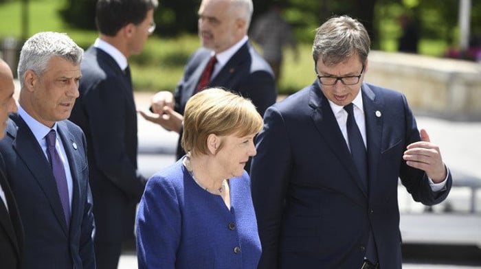 Меркел: Нема промена граница на Балкану