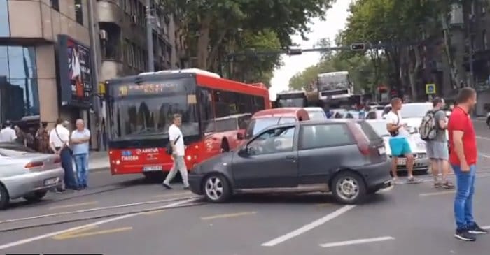 У Београду поново блокирана Славија у знак протеста због високих цена горива (видео)