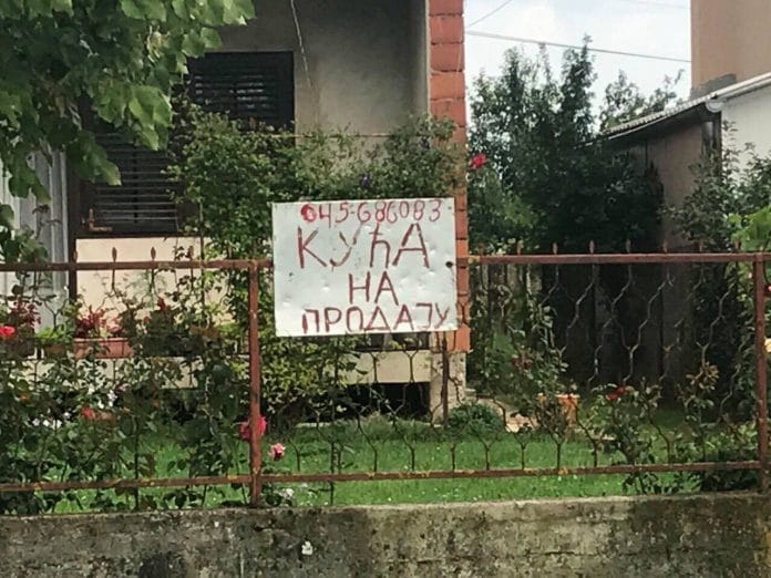 КОСОВО и МЕТОХИЈА: Срби масовно продају куће због ВЕЛЕИЗДАЈНИКА Вучића!
