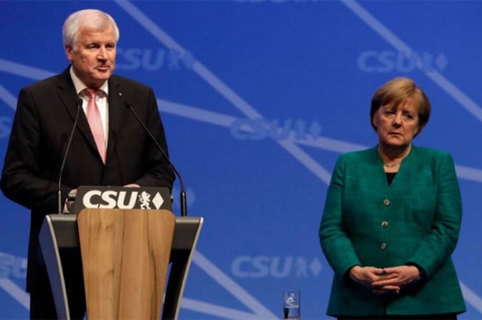 Зехофер одбија да се повинује Меркеловој: Неће ме сменити неко ко је у седлу захваљујући мени