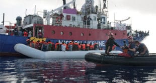 Европска Комисија: Исплатити државама 6.000 евра за сваког мигранта којег спасу у Медитерану