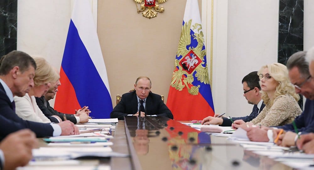 Путин: „Роскосмос“ треба да постиже успехе у истраживању свемира