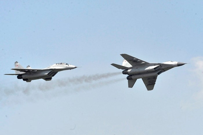 Полетела прва два модернизована МиГ-29 – са српским пилотима