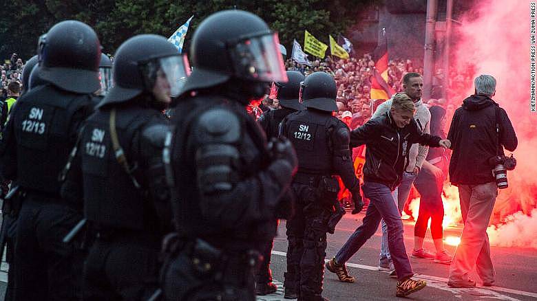Десет хиљада Немаца синоћ протестовало против убиства, а пробудили се као – „неонацисти“ (видео)