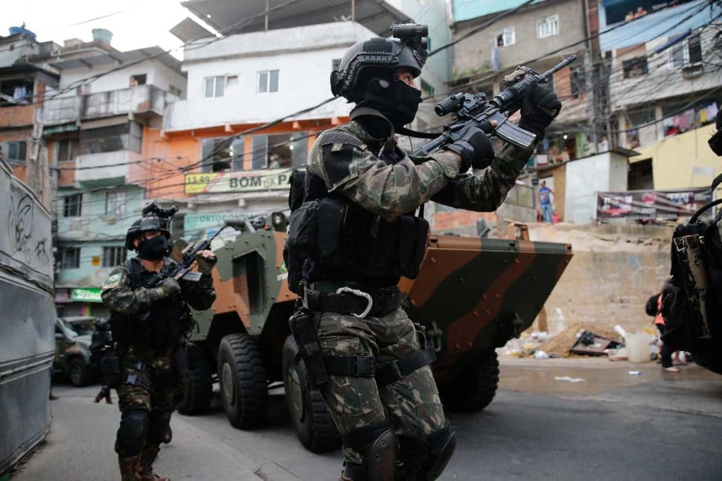 Војска на улицама Рио де Жанеира, десетине мртвих (видео)
