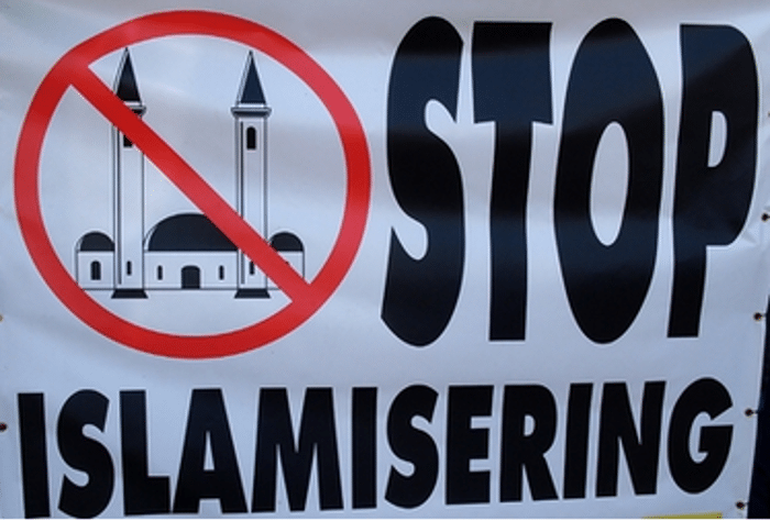 Холандија: Вилдерс иницирао закон којим се забрањују Куран, џамије, бурке и исламски термини