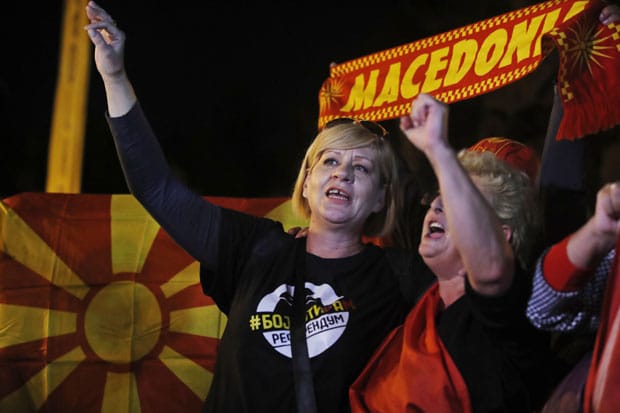 Македонци масовно бојкотовали НАТО и ЕУ референдум који је пропао!