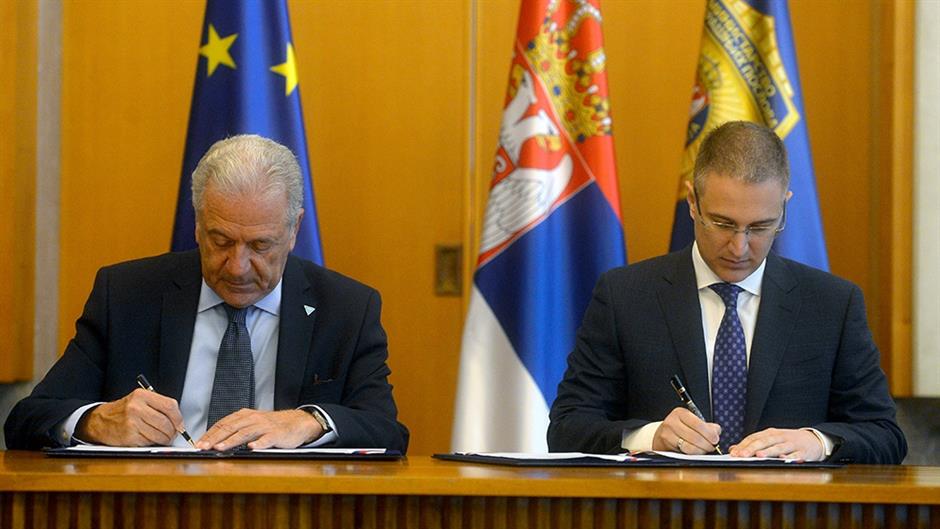 ЕУ преузима контролу на српским границама, велеиздајници потписали споразум са ЕУ!