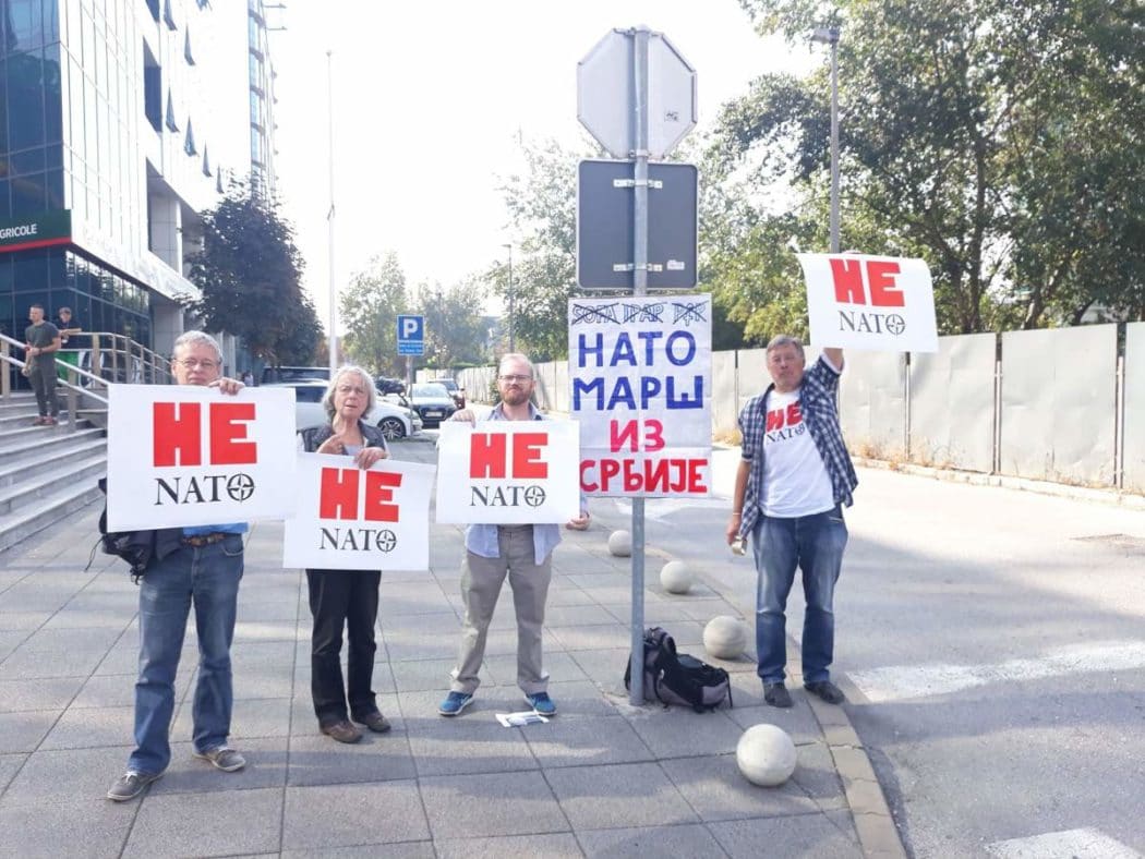 И Столтенбергов земљак у Београду протестовао против Столтенберга и његовог НАТО (видео)