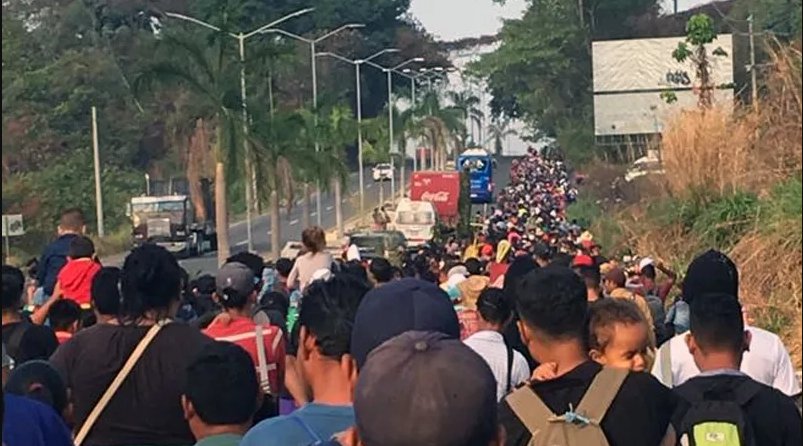 Ко заиста стоји иза мигрантских каравана?