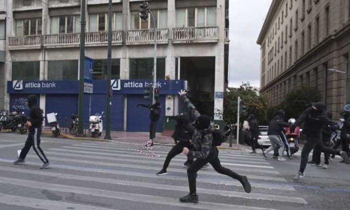 Солун: Жесток сукоб грчке деснице са полицијом (видео)