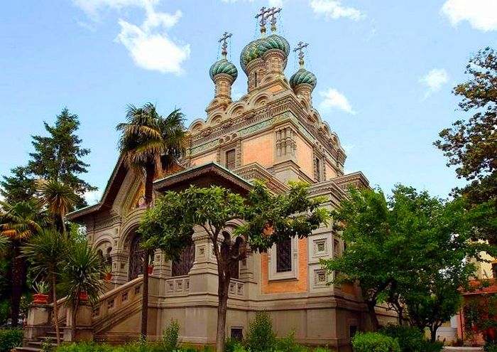 Због неканонских поступака, парохија у Фиренци прешла из јурисдикције Цариградске патријаршије у Руску заграничну цркву