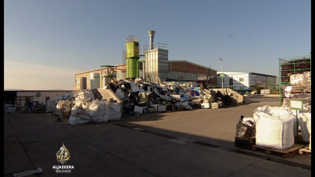 70.000 тона опасног отпада чека у магацинима у Србији (видео)