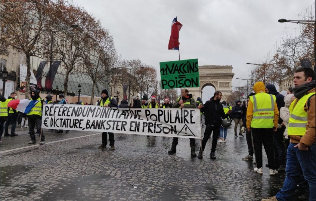 Опсадно стање, хапшења широм Француске (видео)