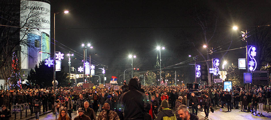Београд: Најмасовнији протест против Вучића од његовог доласка на власт! (фото, видео)