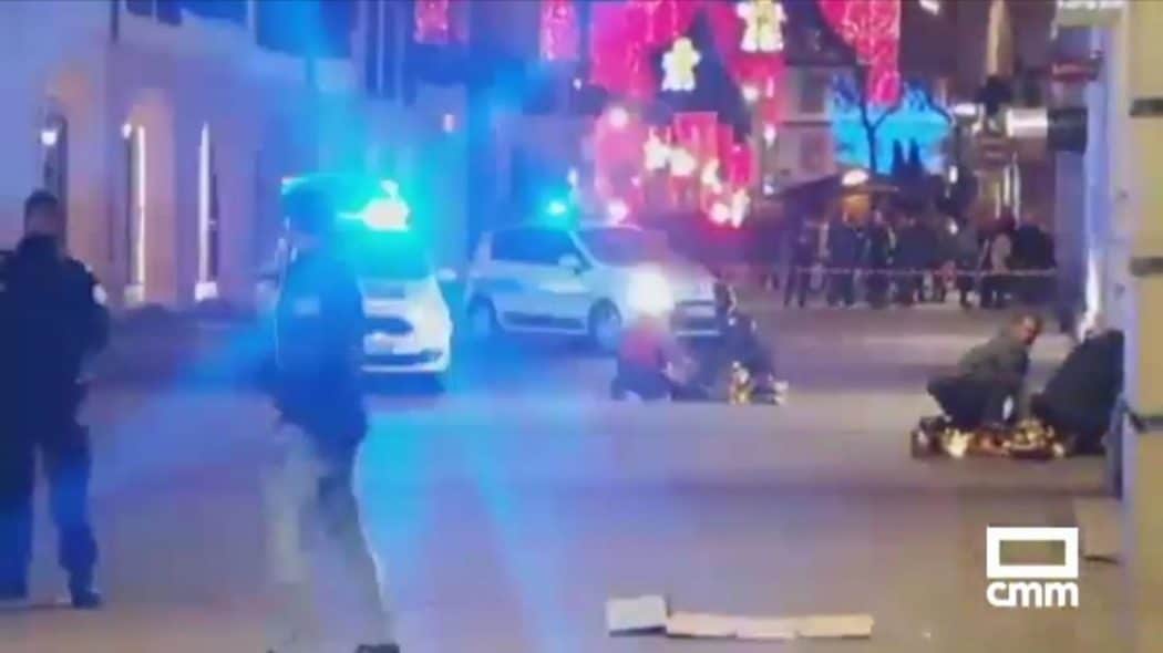 СТРАЗБУР: Врисци одјекивали центром града, две особe убијене, три рањене (видео)