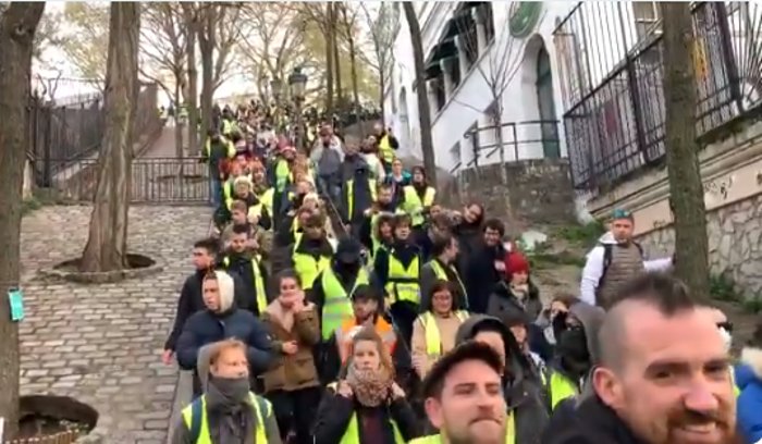 Француска: "Жути прслуци" поново на улицама (видео)