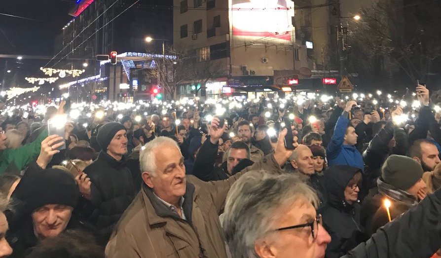 ПРОТЕСТНА ШЕТЊА: Цео Београд је на улици! (видео)