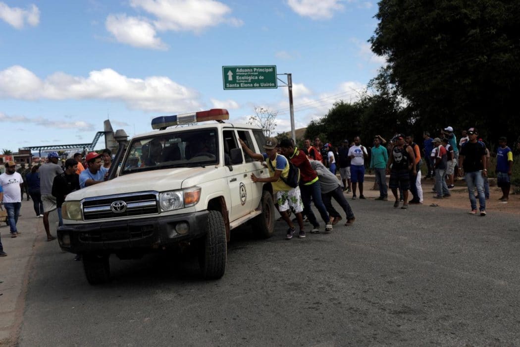 Сукоби на граници Венецуеле и Бразила, четворо погинулo, више десетина рањених (видео)