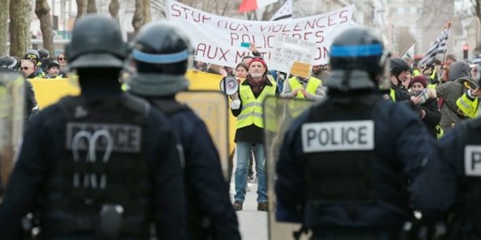 Француска: „Жути прслуци“ опет у акцији (видео)