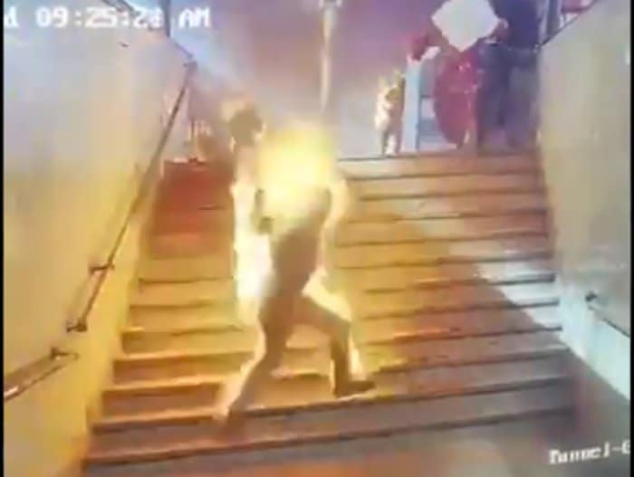 KАИРO: Експлодирао резервоар воза, људи ватрене буктиње јурили по перонима (видео 18+)