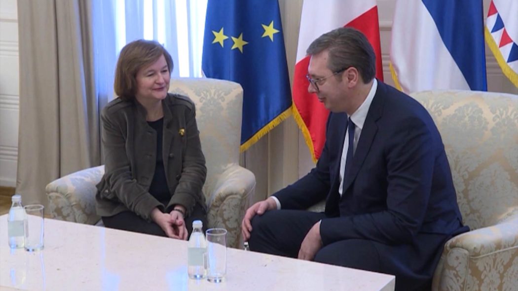 Србија и ЕУ: Шизофреника не брине порука из Француске да од уласка Србије у ЕУ нема ништа!