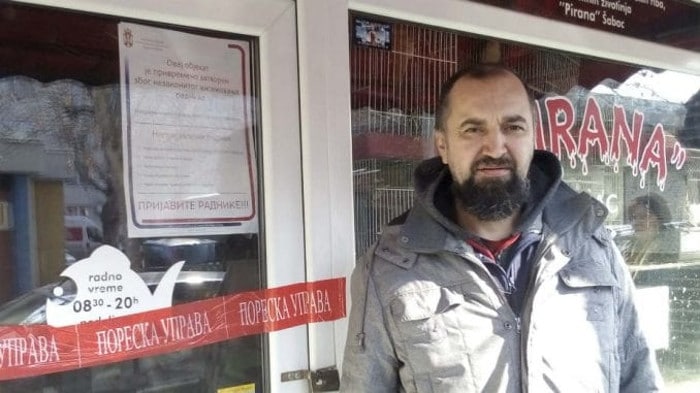 Миленку Марјановићу, носиоцу транспарента у Шапцу, затворили радњу, порезници долазили три пута за пола године