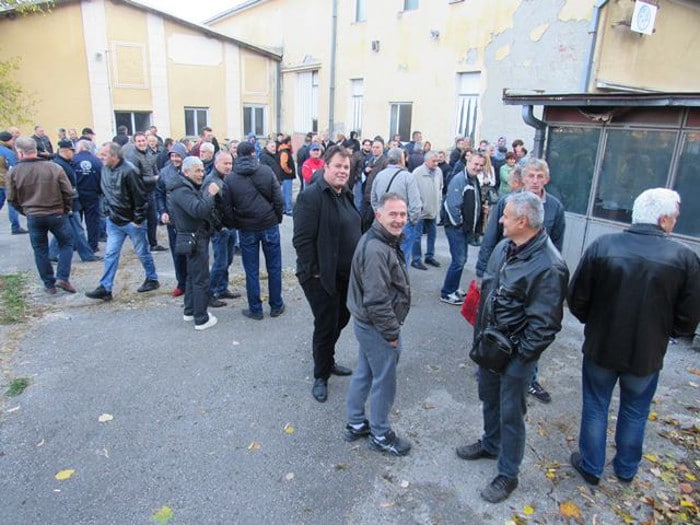Радници спречили извршитеље да преузму Фабрику резног алата у Чачку