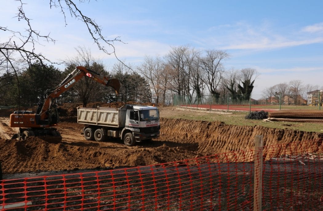 Београд: Kоме треба стена за пењање од 1,2 милиона евра усред зеленила?