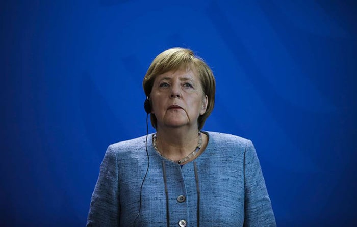 Зигмар Габријел: Меркел ће морати да напусти функцију канцелара пре истека мандата
