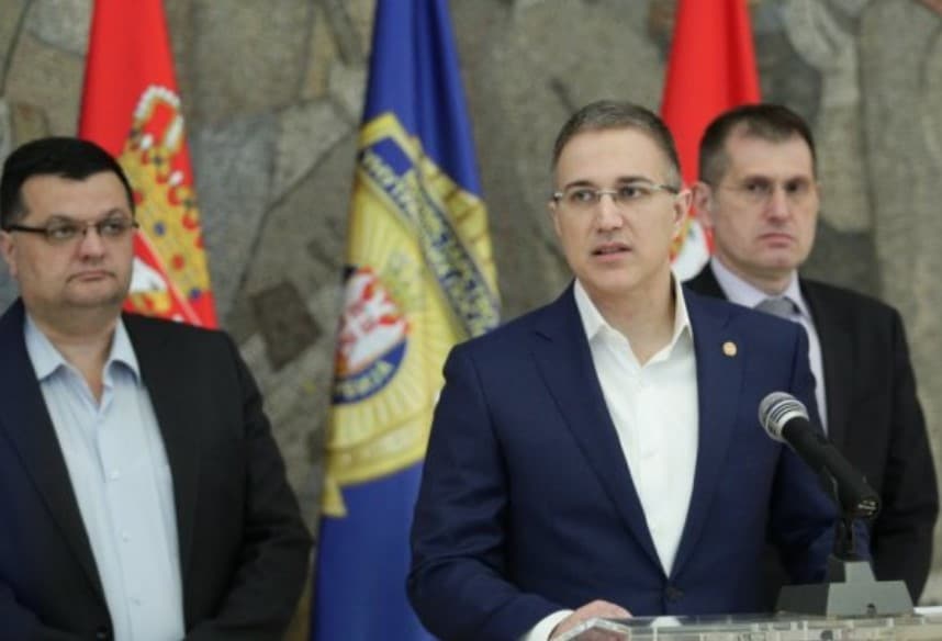 Министар Стефановић: Казнићемо народ који се бахати на протестима!