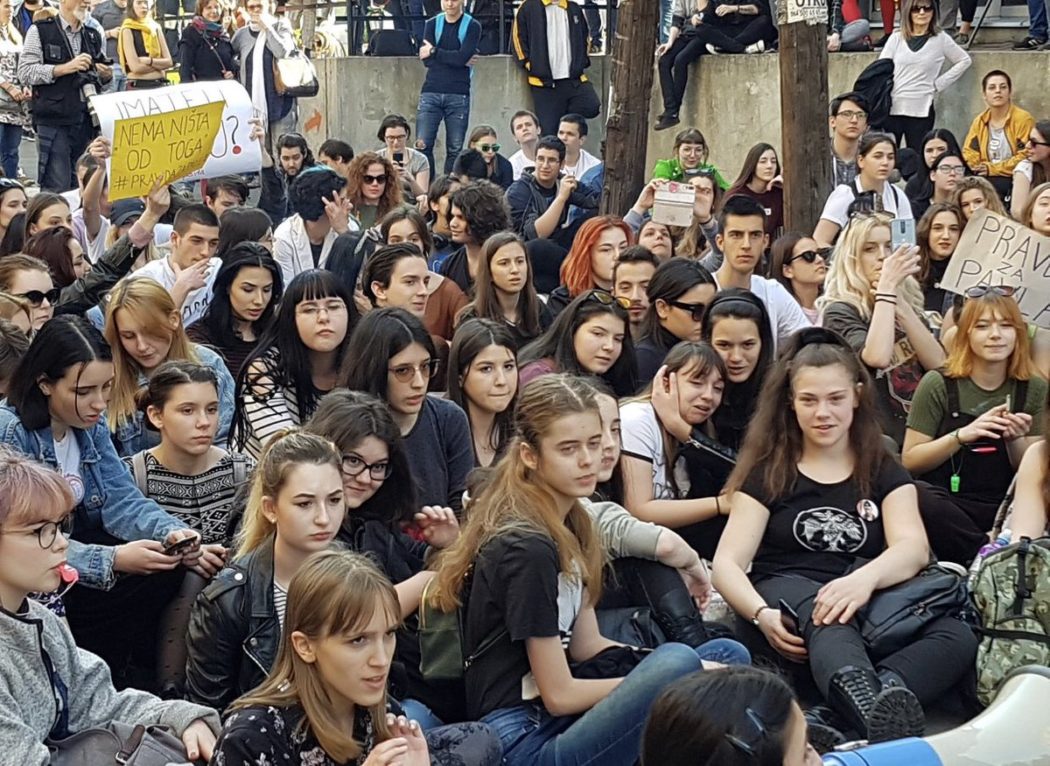 Ђаци Филолошке: Позваћемо ученике осталих школа на протест (фото, видео)