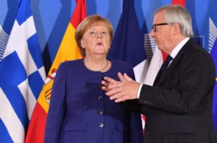 Јункер наговестио да би га најесен на челу Европске комисија могла наследити Меркелова