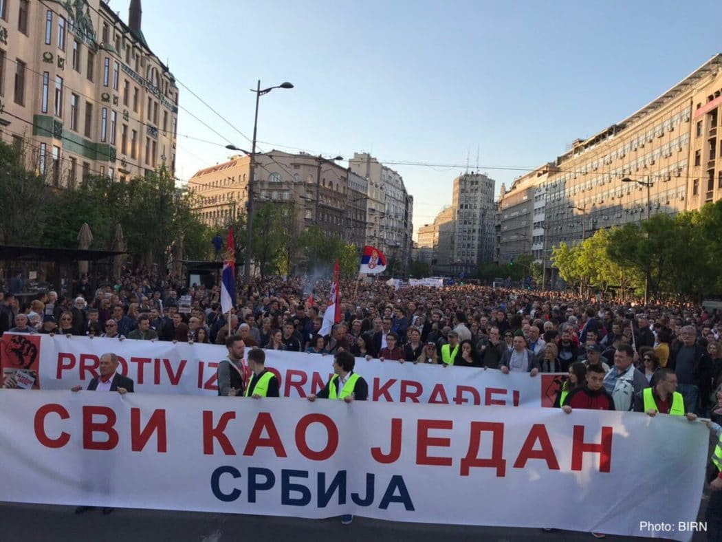 Београд: У току протест "Један од пет милиона" и шетња до РТС