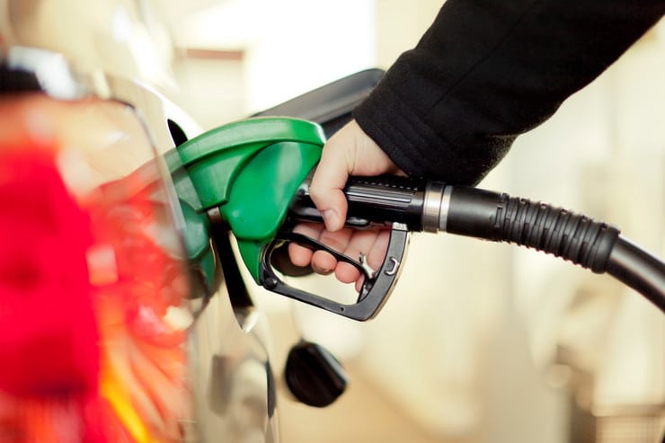 Влада Србије ограничила максималну малопродајну цену горива