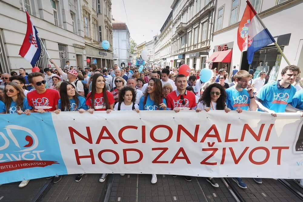 Широм Хрватске одржава се "Ход за живот" - учесници траже забрану абортуса
