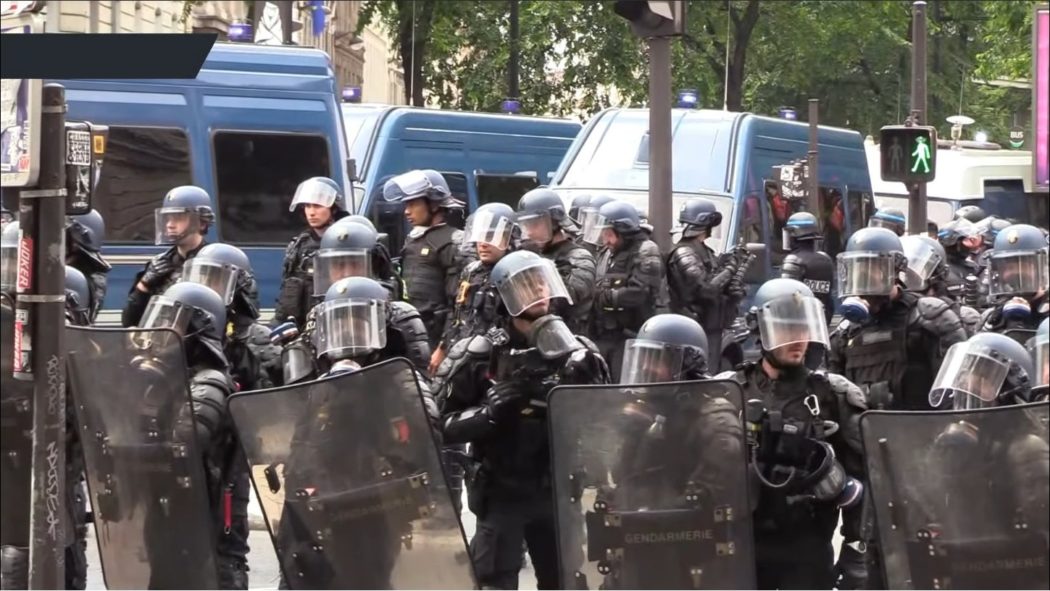 Глобалистички режим Макрона наставља да терорише Француску (видео)