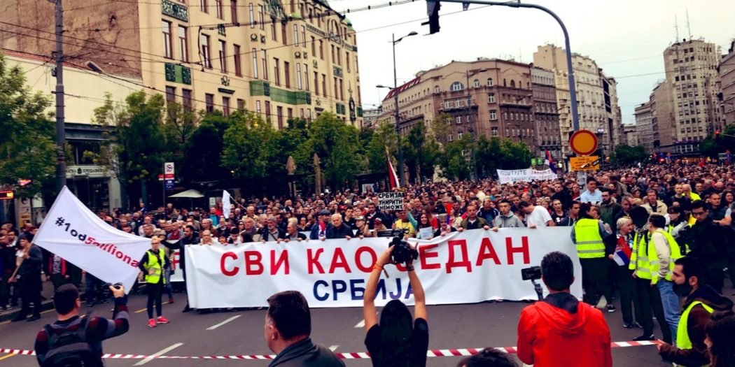На данашњем протесту 1од5милиона у Београду једва пар хиљада људи