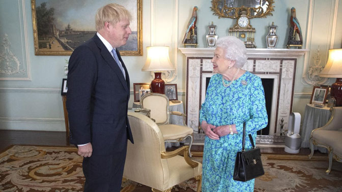 Краљица суспендовала парламент, Борис Џонсон изводи Британију без споразума са ЕУ