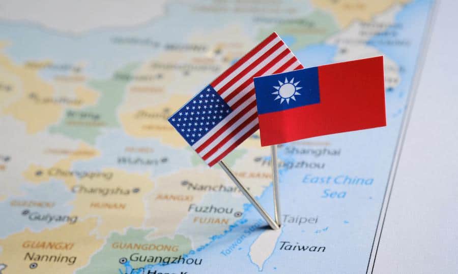 Кина уводи санкције америчким компанијама које наоружавају Тајван