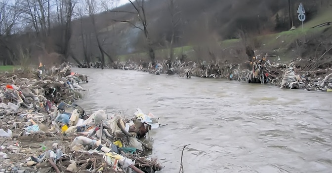 Отрови плове српским рекама