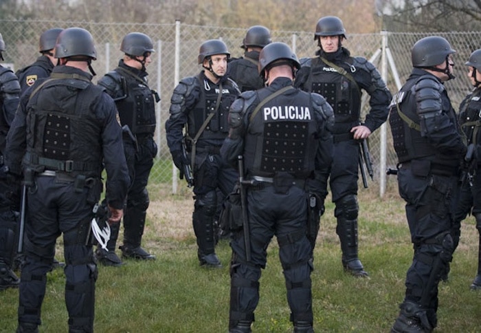Словенија мобилисала помоћну полицију због миграната