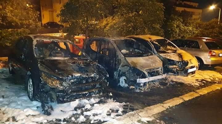 У Лазаревцу подметнуте експлозивне направе испод два аутомобила опозиционог активисте Александра Дражића