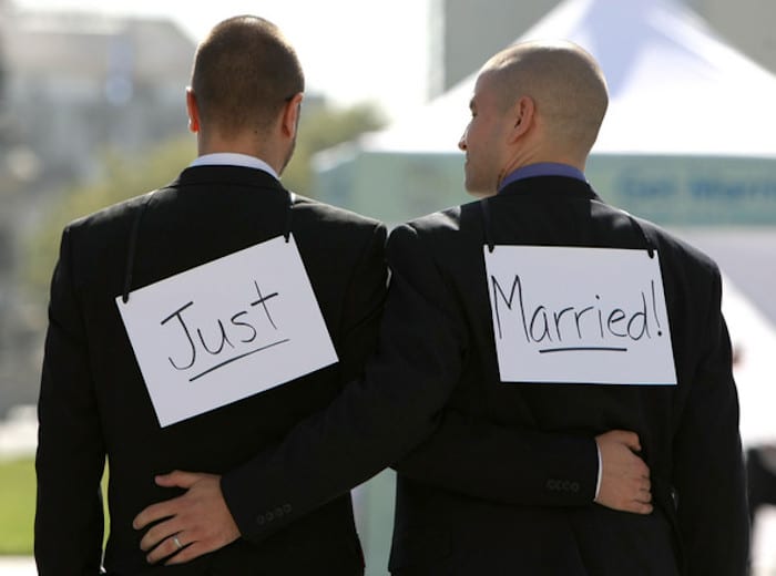 Вучић и напредњаци законом легализују хомосексуални брак у Србији