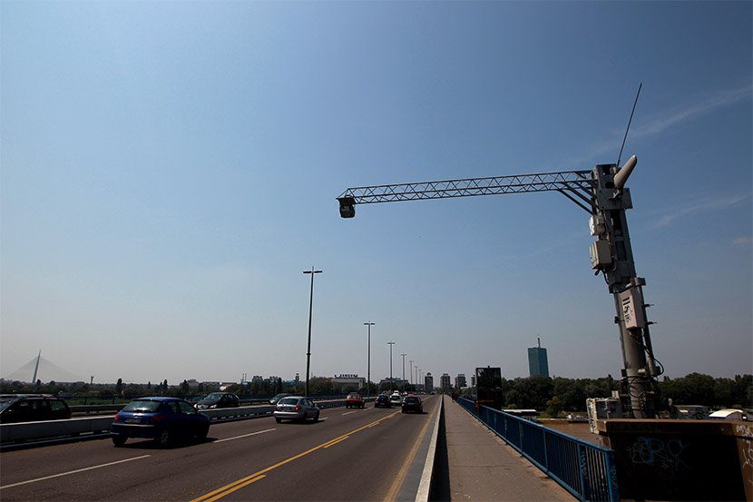 На аутопуту Београд-Ниш постављено 56 камера на 14 портала у оба смера, које ће снимати возила и мерити просечну брзину